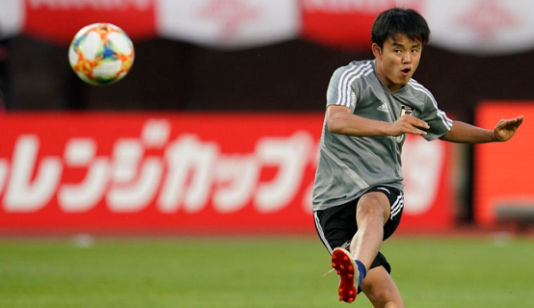 hlv-hajime-trieu-tap-ngoi-sao-cua-real-madrid-ve-dtqg-nhat-ban-1