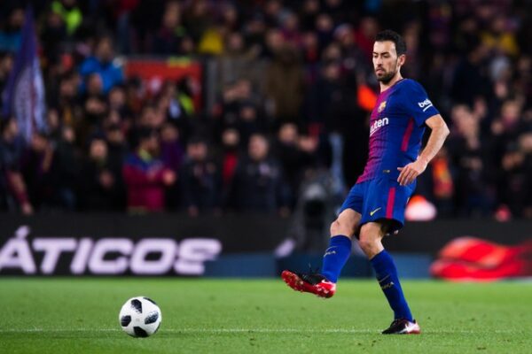 li-do-busquets-ngoi-du-bi-o-tran-dau-el-clasico-1